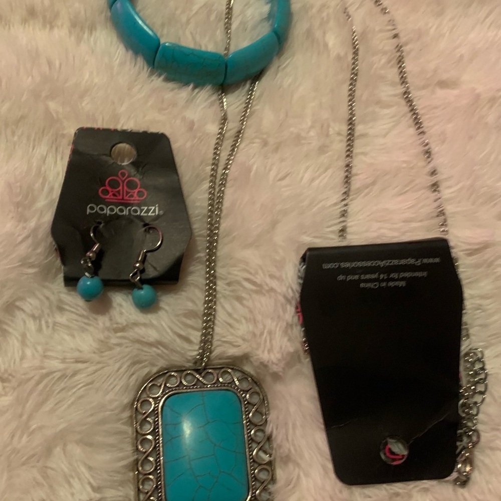Paparazzi Silver and Turquoise Necklace Set